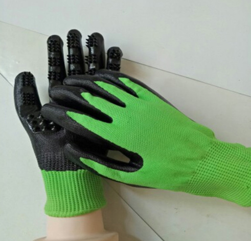 Compawions Grooming Gloves Version2 - Left and Right - Enhanced Five Finger Design - For Cats, Dogs & Horses - Your Pet Will Love It - FREE Shipping